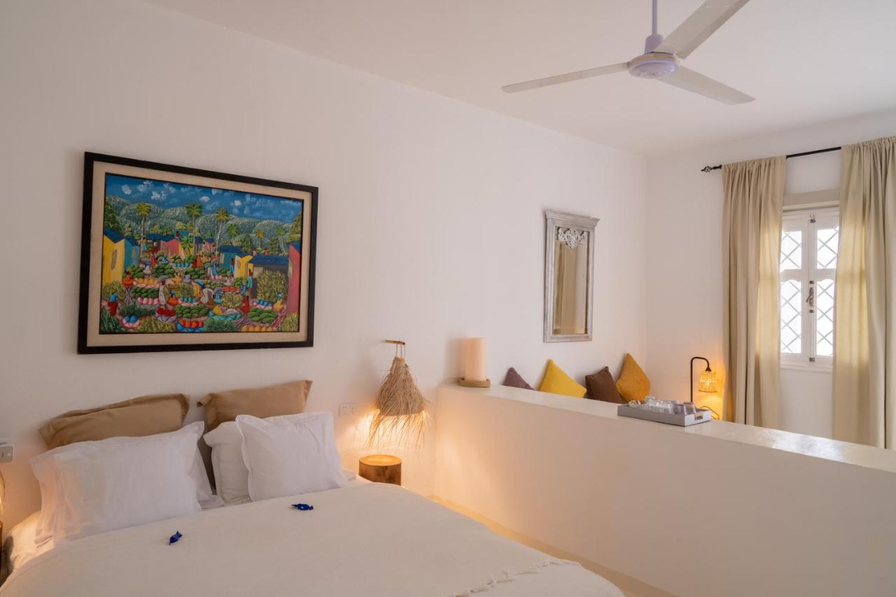 Cheeky Monkey Hotel Ghar el-Melh Bagian luar foto