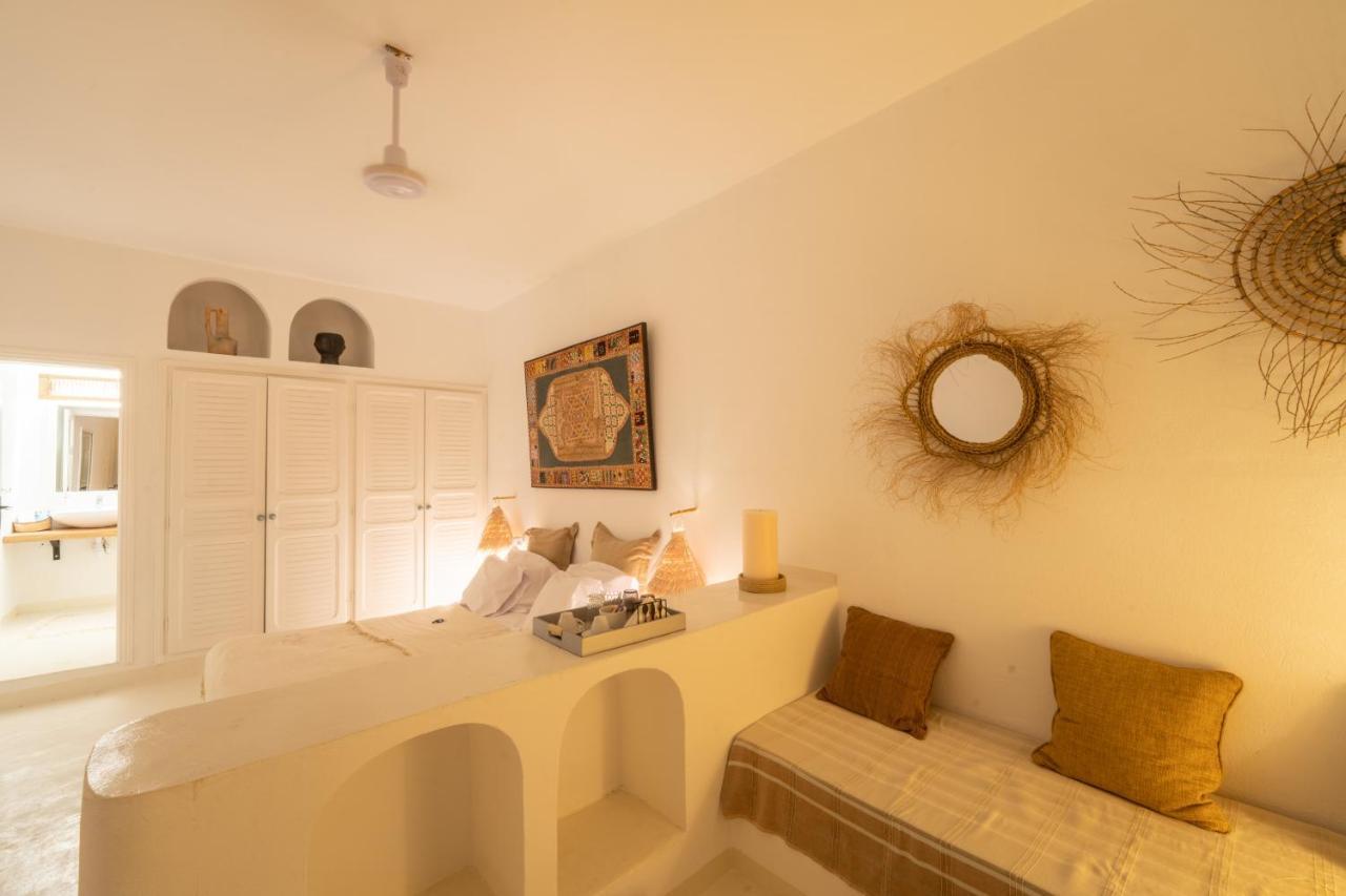 Cheeky Monkey Hotel Ghar el-Melh Bagian luar foto
