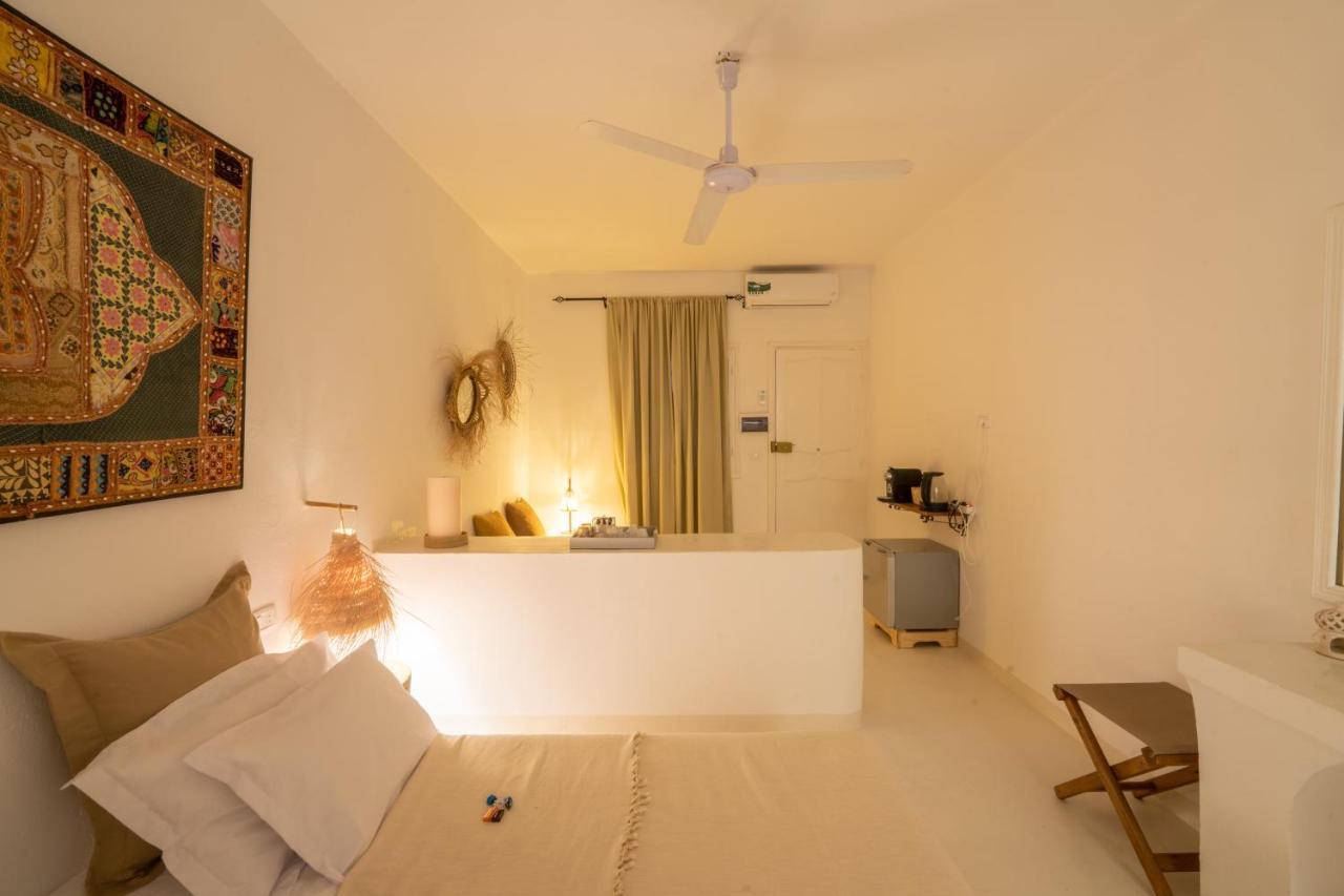 Cheeky Monkey Hotel Ghar el-Melh Bagian luar foto