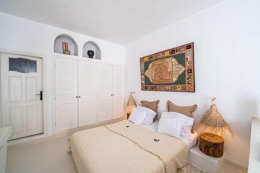 Cheeky Monkey Hotel Ghar el-Melh Bagian luar foto