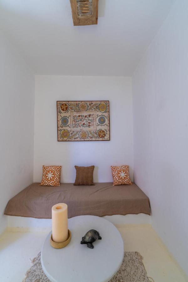 Cheeky Monkey Hotel Ghar el-Melh Bagian luar foto